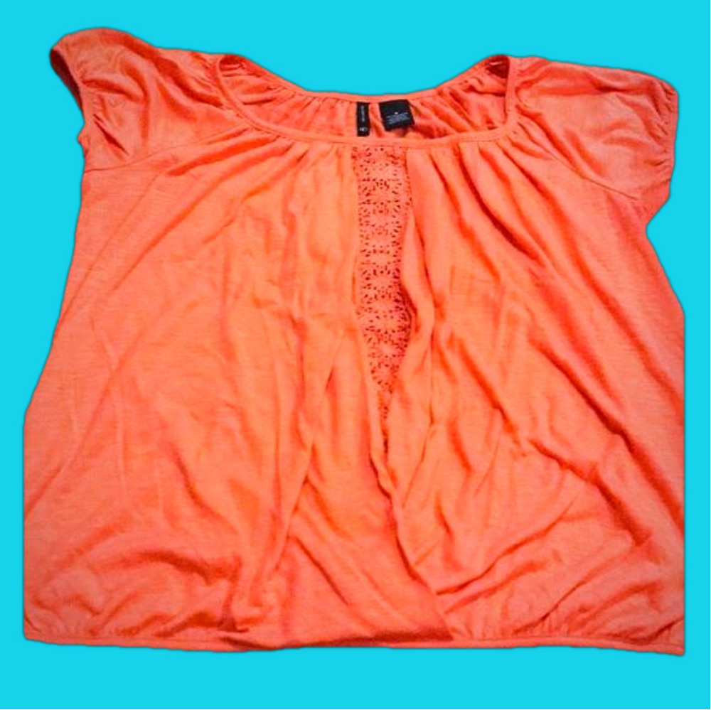 6/$20 WOMEN’S gorgeous Med Peach Orange Blouse